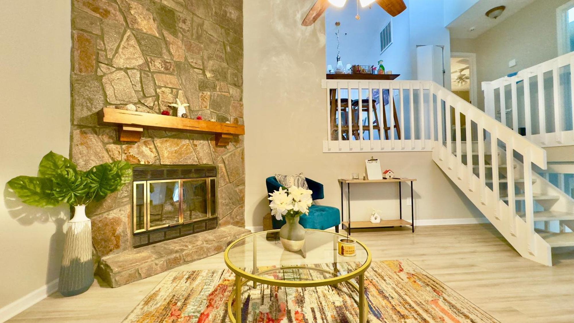 Charming Three Bedroom With King Bed And Fire Pit * Raleigh
