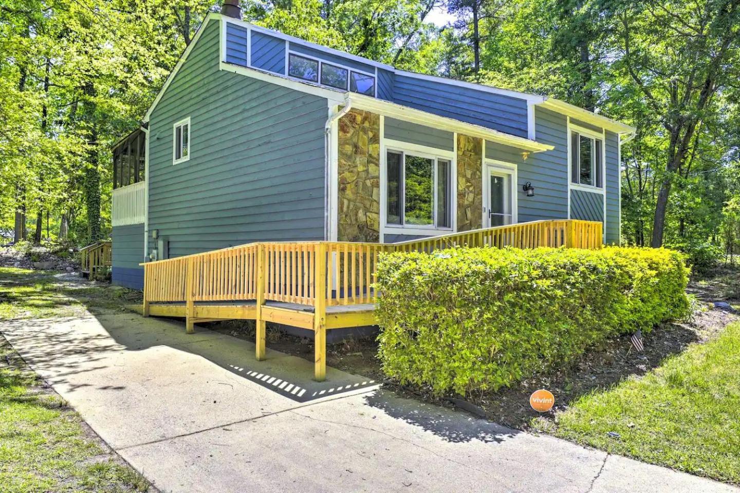 Charming Three Bedroom With King Bed And Fire Pit *