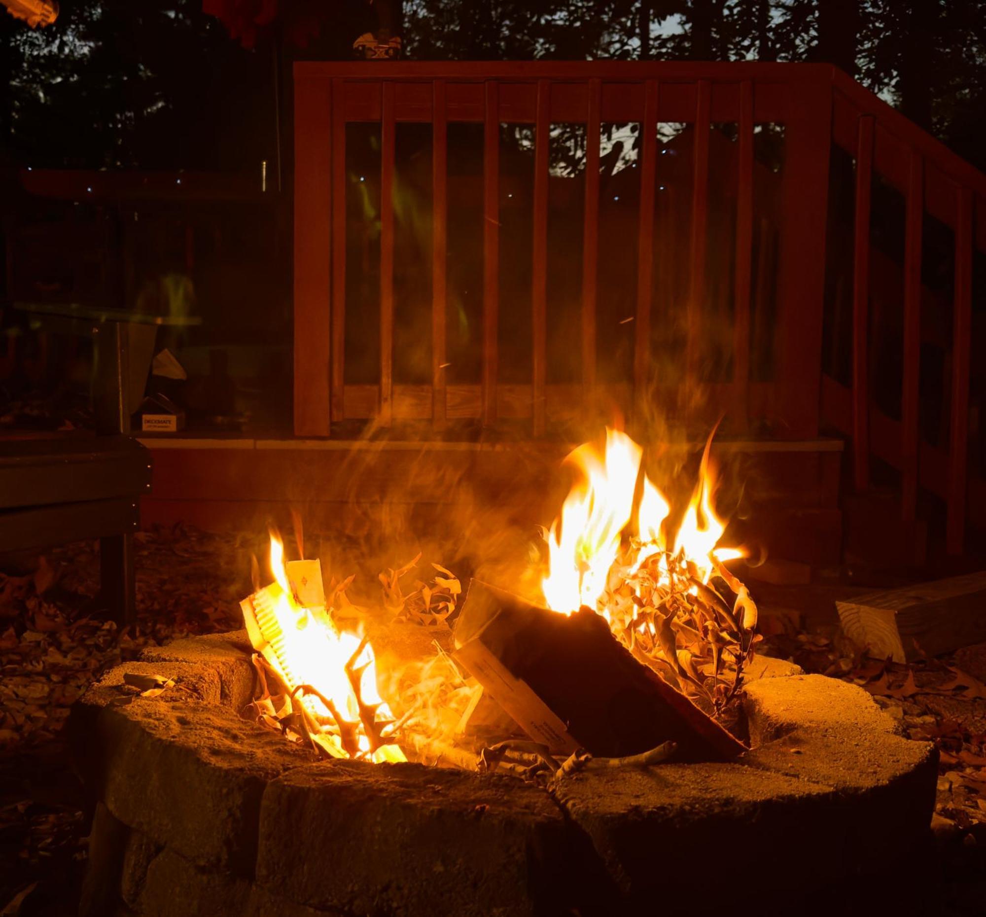 Charming Three Bedroom With King Bed And Fire Pit Raleigh