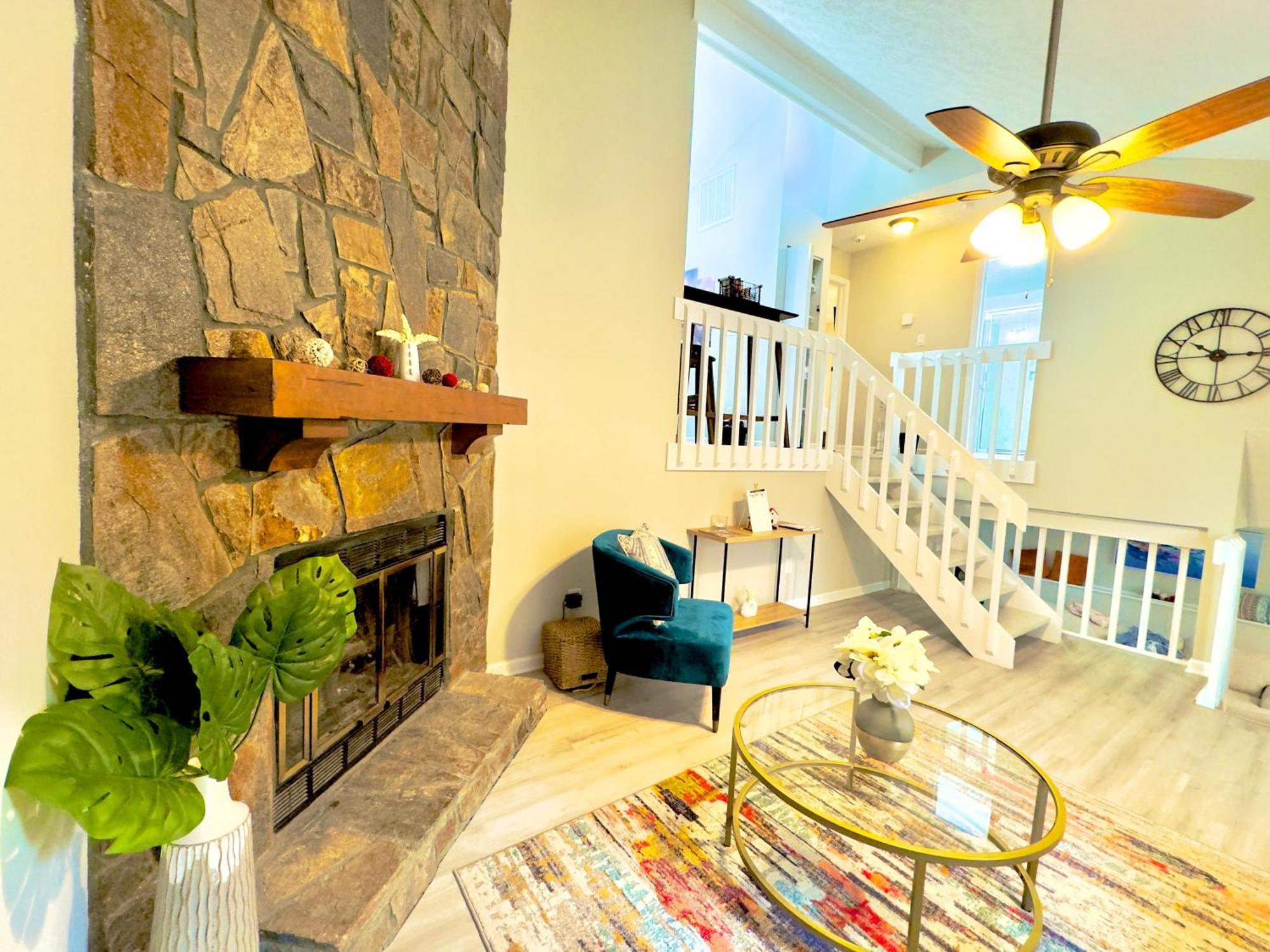 Charming Three Bedroom With King Bed And Fire Pit * Raleigh