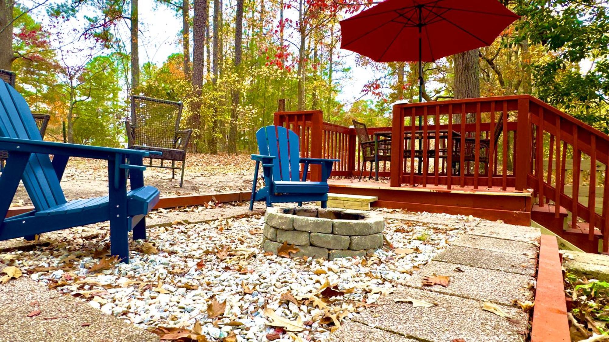Holiday home Charming Three Bedroom With King Bed And Fire Pit *