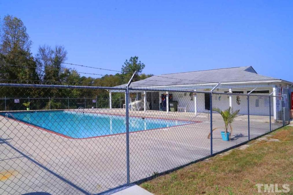 Charming Three Bedroom With King Bed And Fire Pit Holiday home