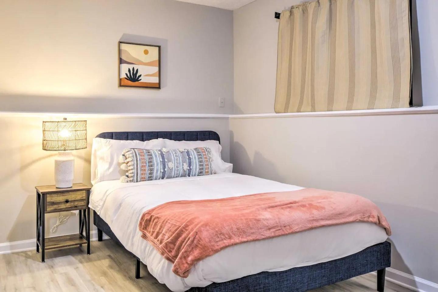 Charming Three Bedroom With King Bed And Fire Pit Raleigh