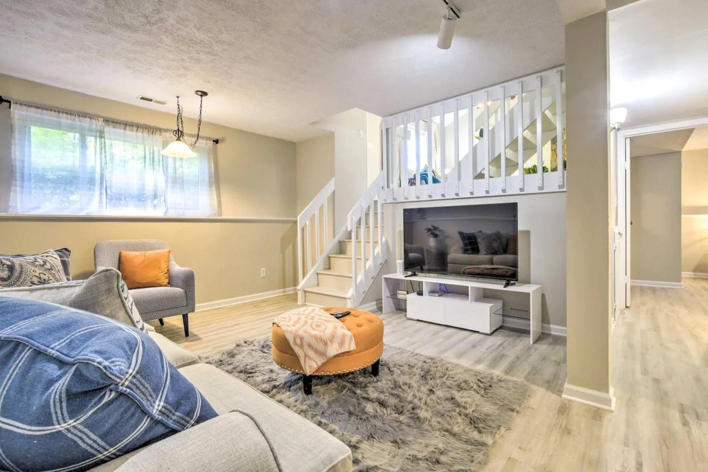 Holiday home Charming Three Bedroom With King Bed And Fire Pit *